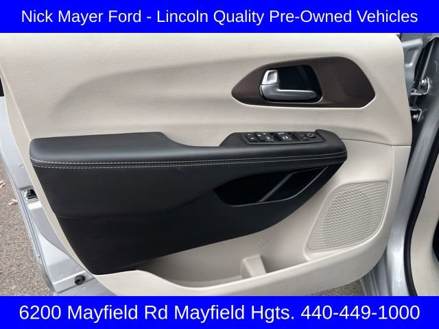 Used 2024 Chrysler Voyager LX image 10