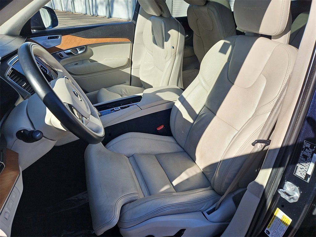 Used 2017 Volvo XC90 T8 Inscription w/ Luxury Package image 5