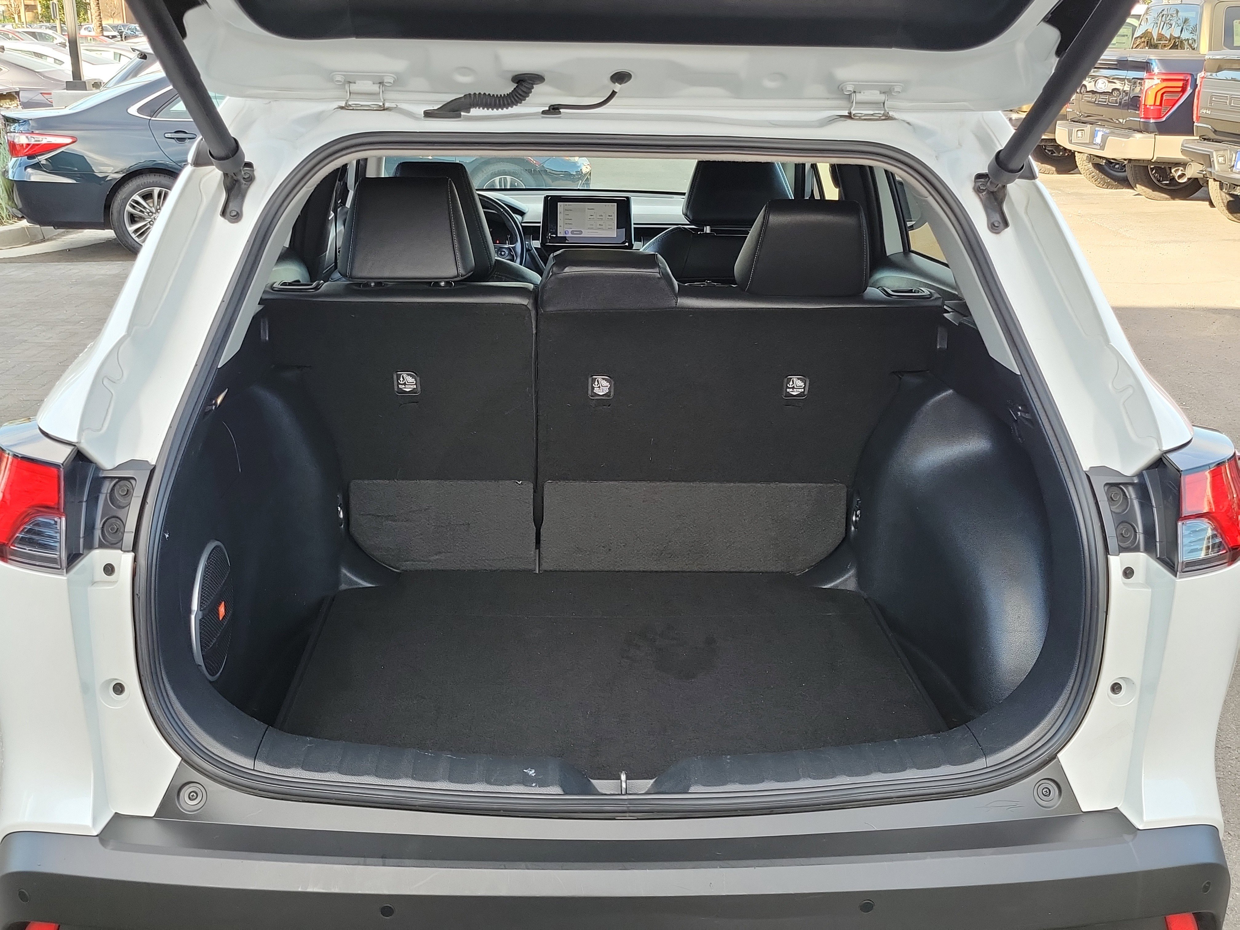 Used 2023 Toyota Corolla Cross XLE image 18