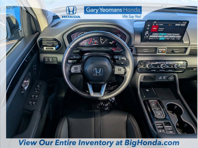Certified 2025 Honda Pilot Touring image 16