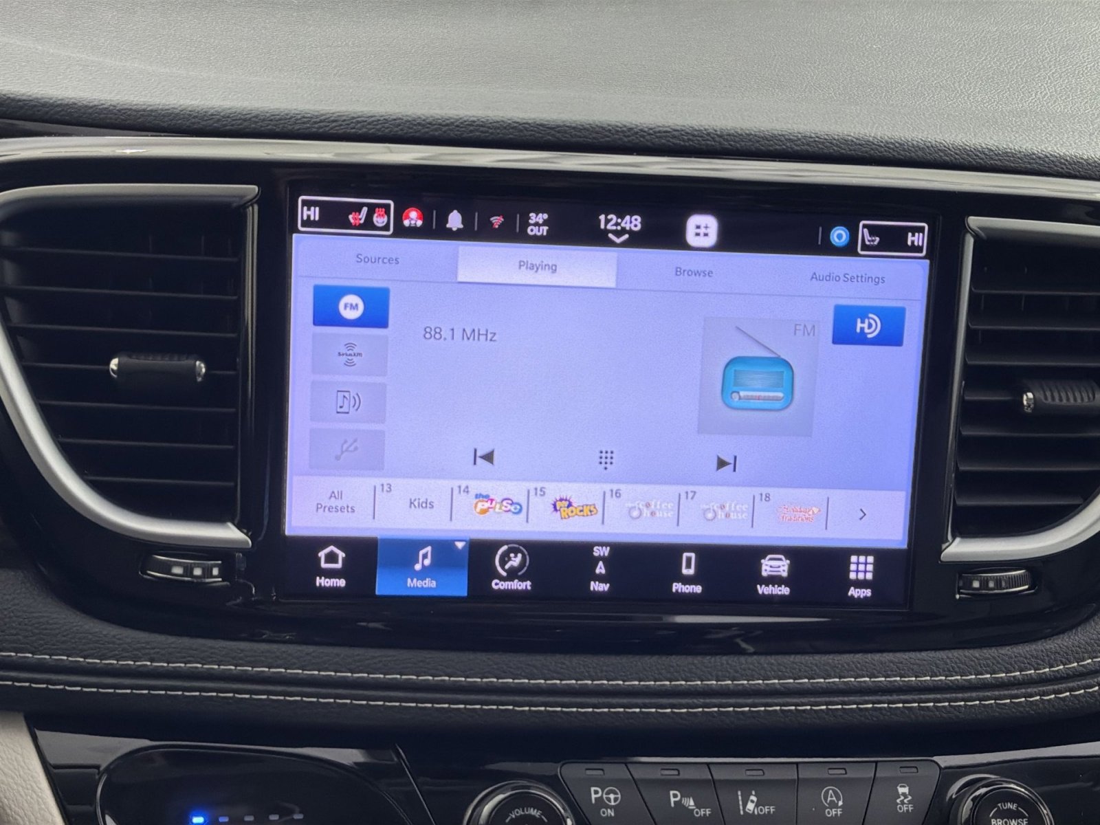 Used 2022 Chrysler Pacifica Limited image 18