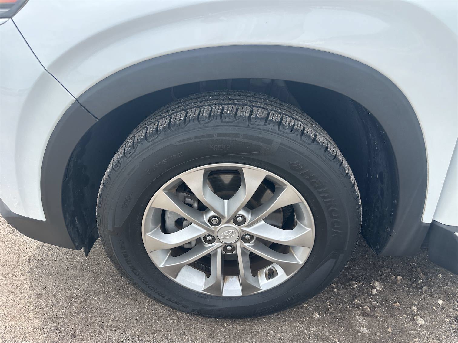 Used 2020 Hyundai Santa Fe SEL FWD image 15