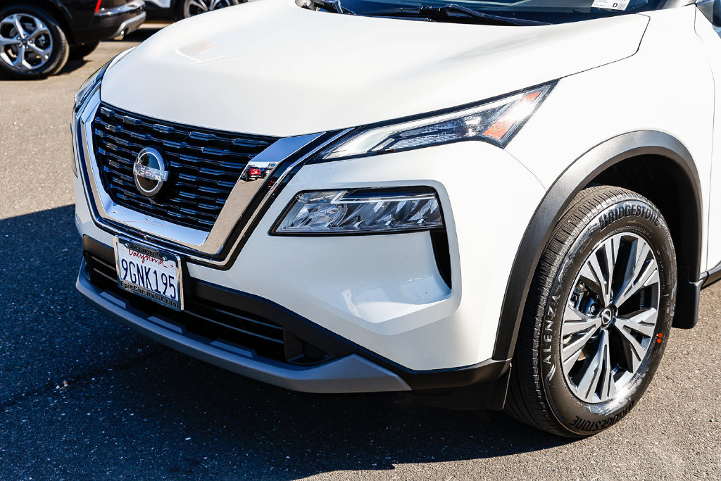 Used 2023 Nissan Rogue SV FWD image 7