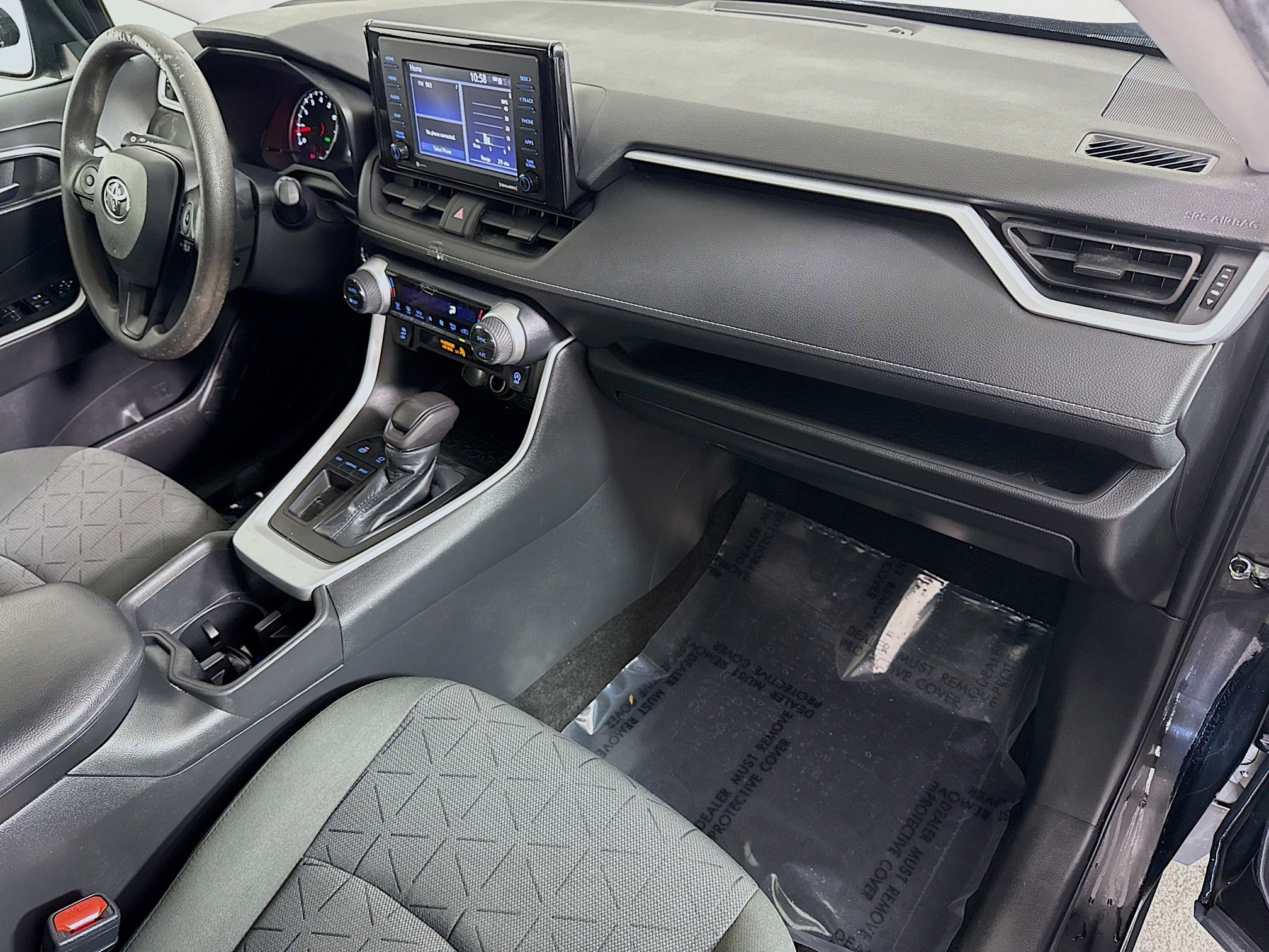 Used 2022 Toyota RAV4 XLE image 30