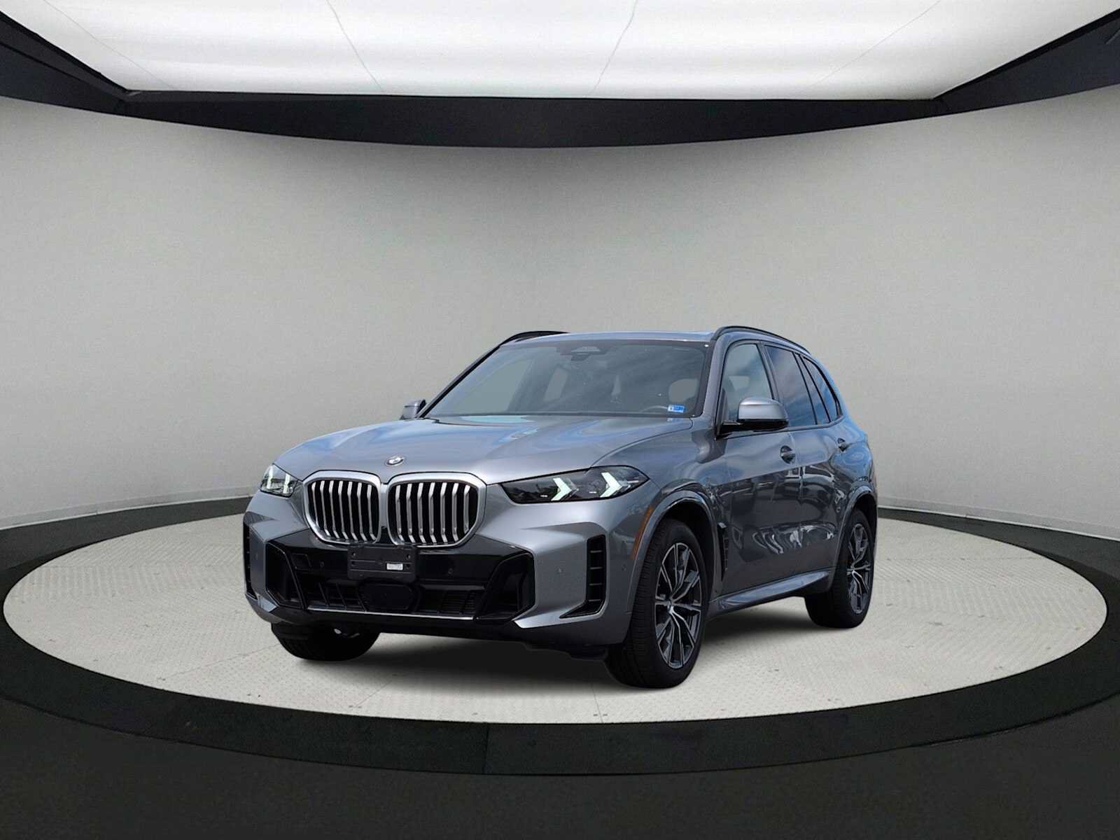 Used 2024 BMW X5 xDrive40i w/ M Sport Package AWD/4WD image 4