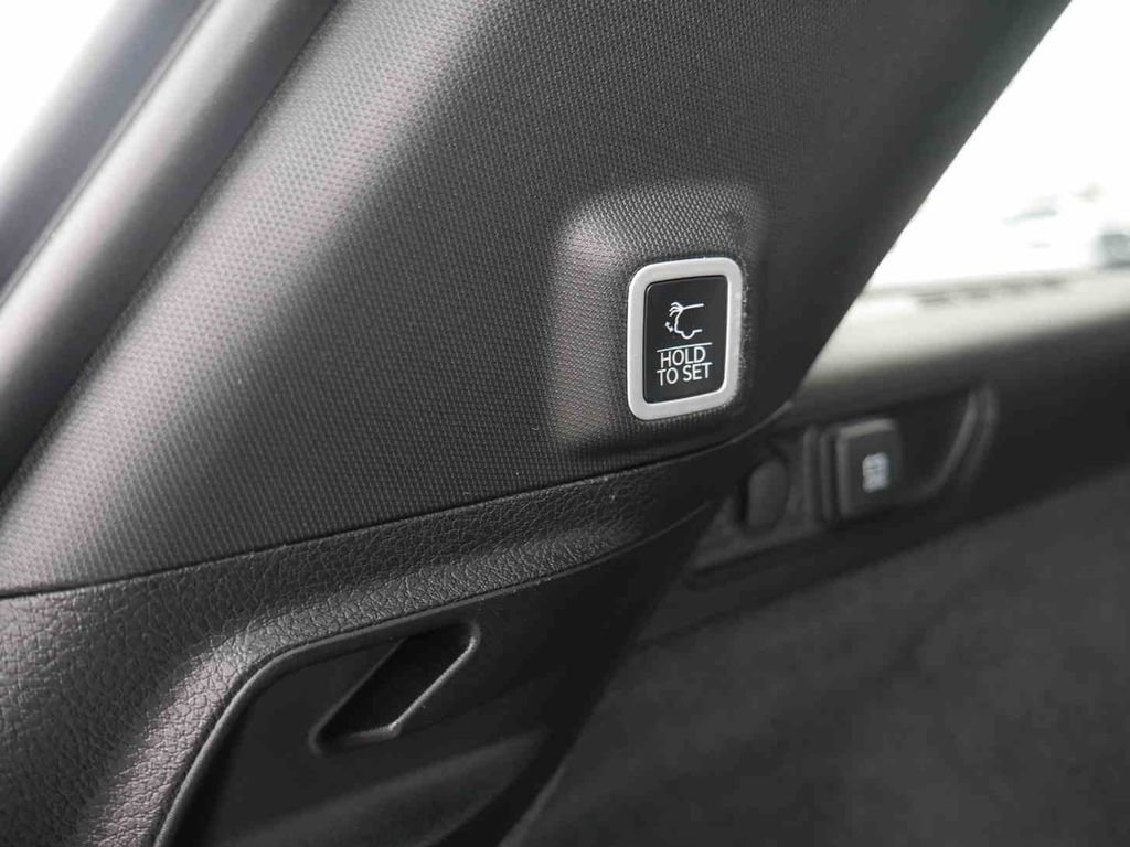 Used 2024 Jeep Grand Cherokee Overland image 10