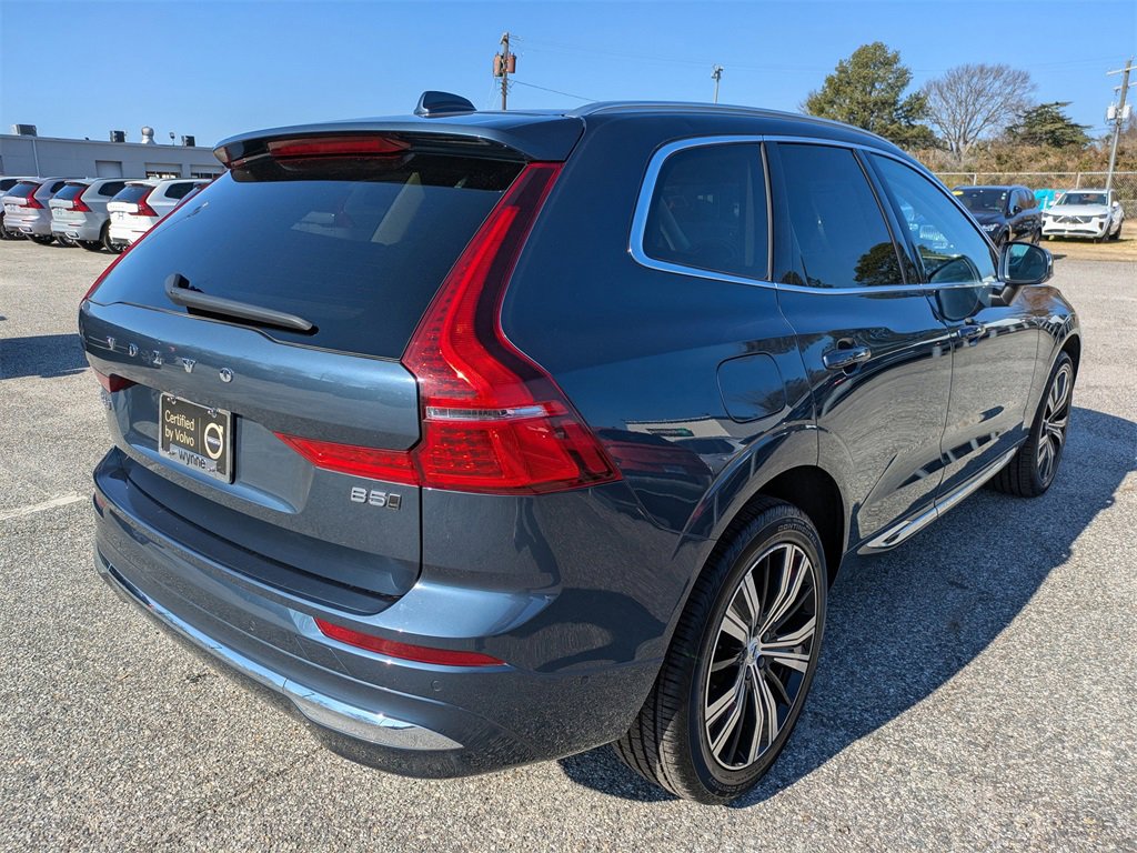 Certified 2023 Volvo XC60 B5 Plus w/ Climate Package image 4