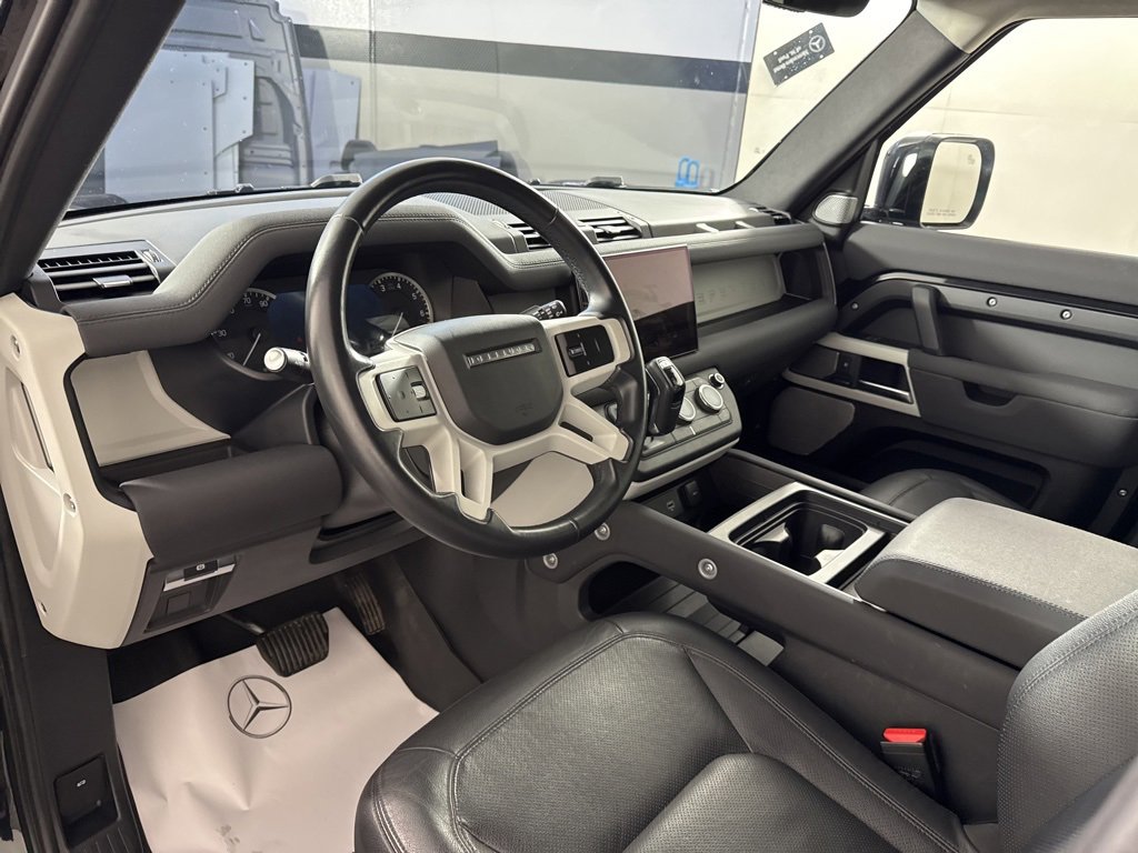 Used 2023 Land Rover Defender 130 S image 13
