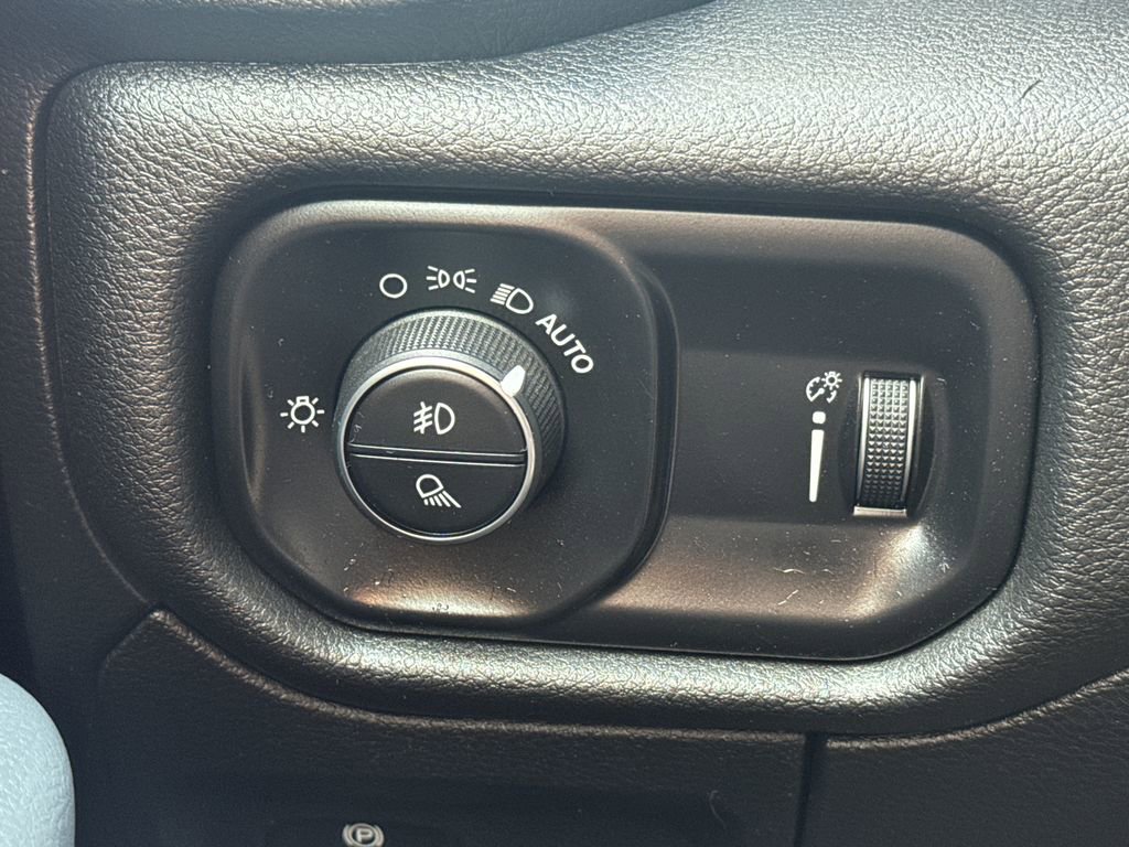 Used 2021 RAM 1500 Big Horn image 27