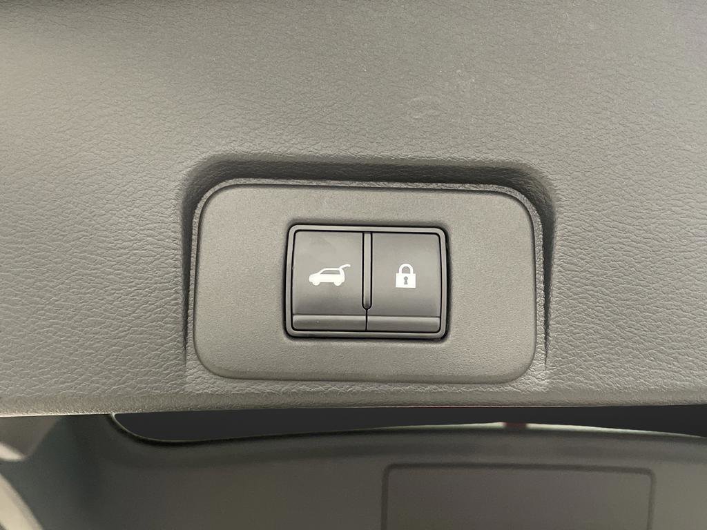 Used 2023 Nissan Rogue SV w/ SV Premium B Package image 15