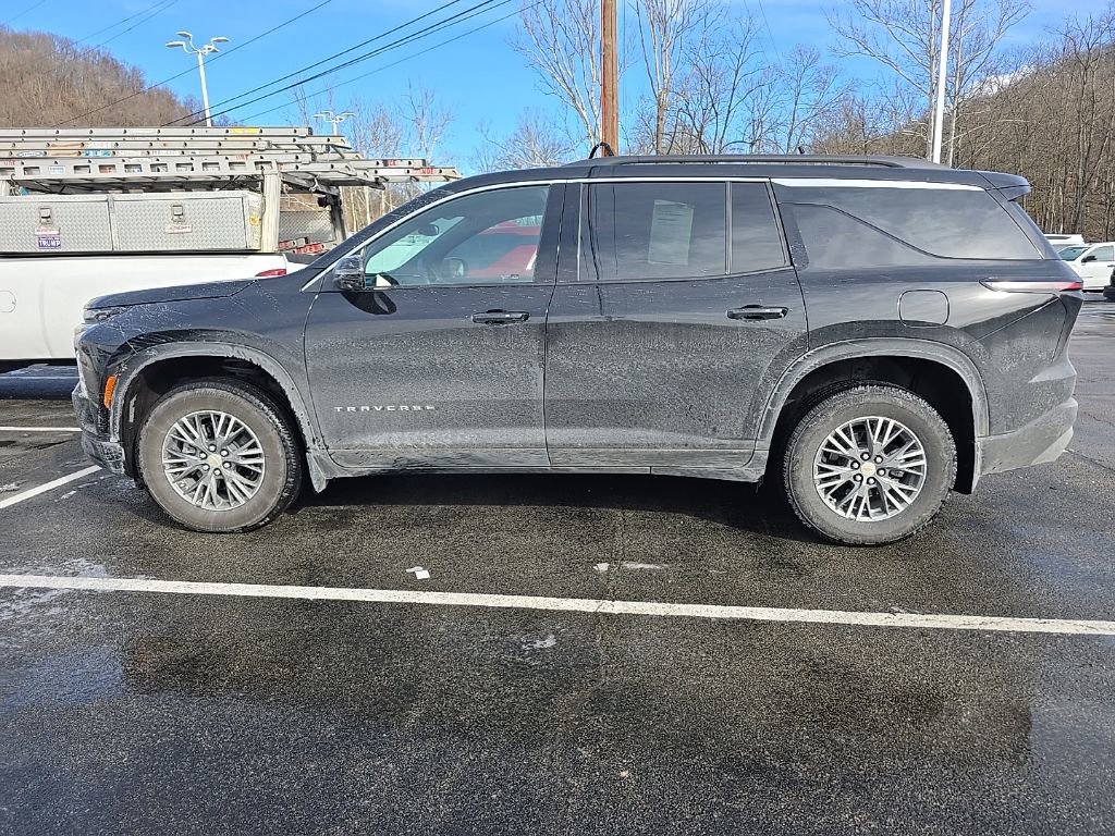 Certified 2025 Chevrolet Traverse LT w/ Driver Confidence Package image 8