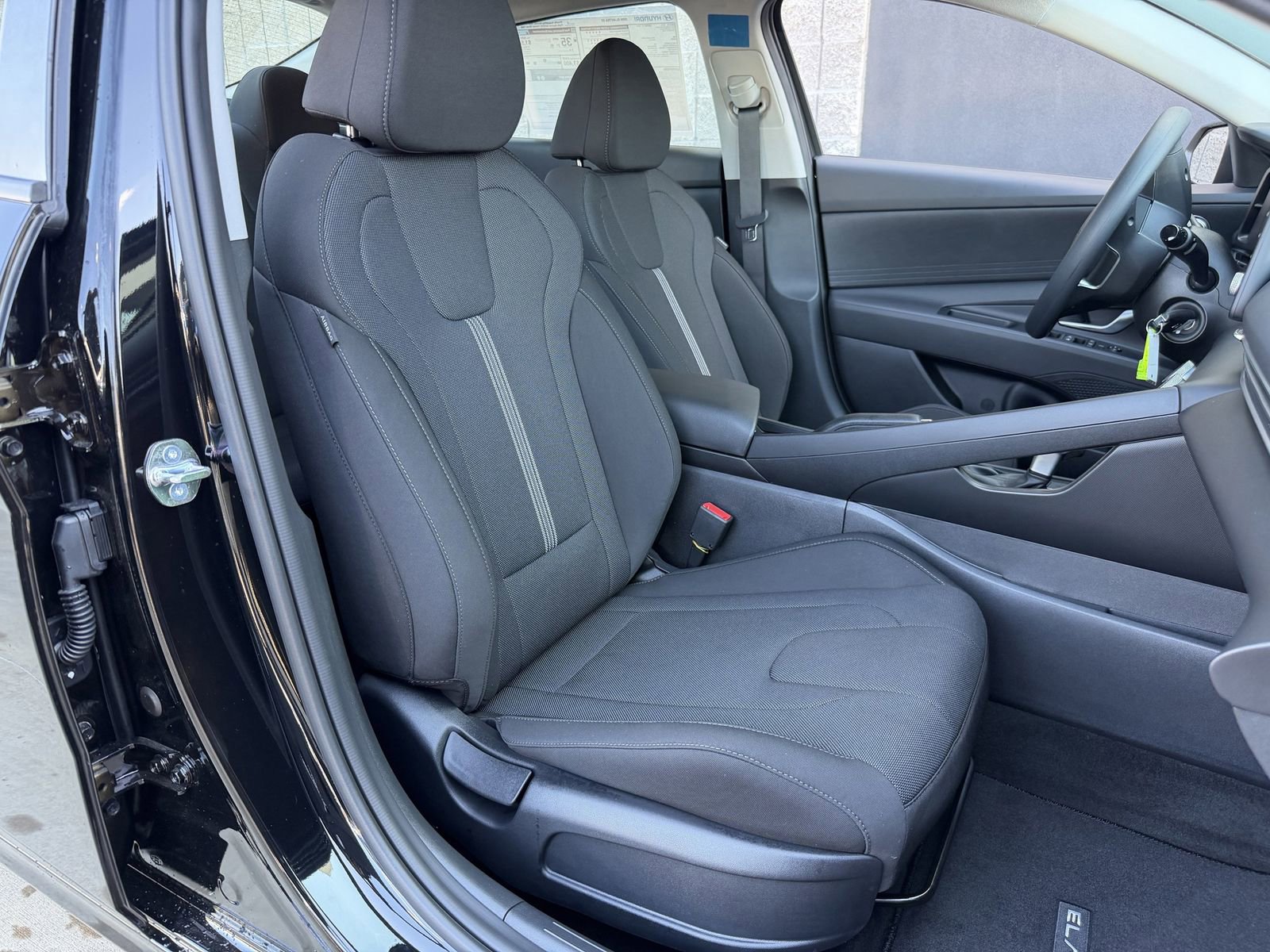 Certified 2026 Hyundai Elantra SE FWD image 24