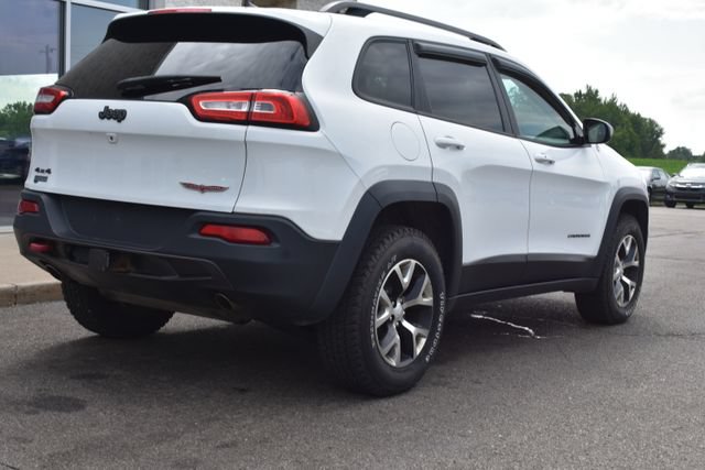 Used 2017 Jeep Cherokee Trailhawk w/ Comfort & Convenience Group AWD/4WD image 18