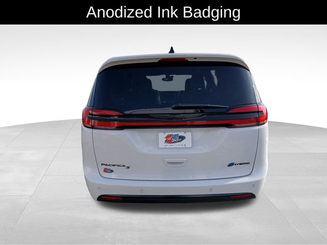 Used 2024 Chrysler Pacifica Select image 5