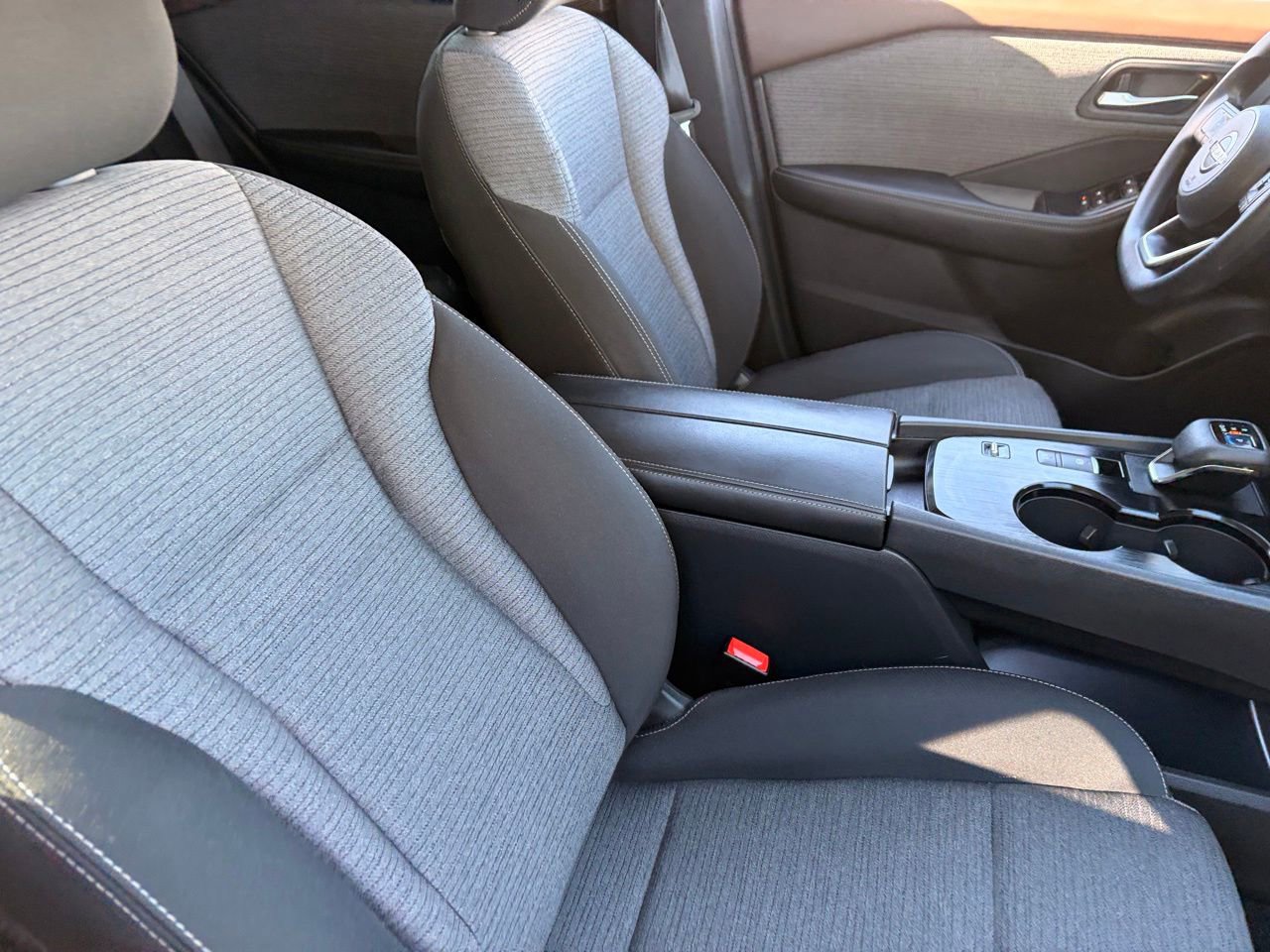 Certified 2022 Nissan Rogue SV FWD image 13
