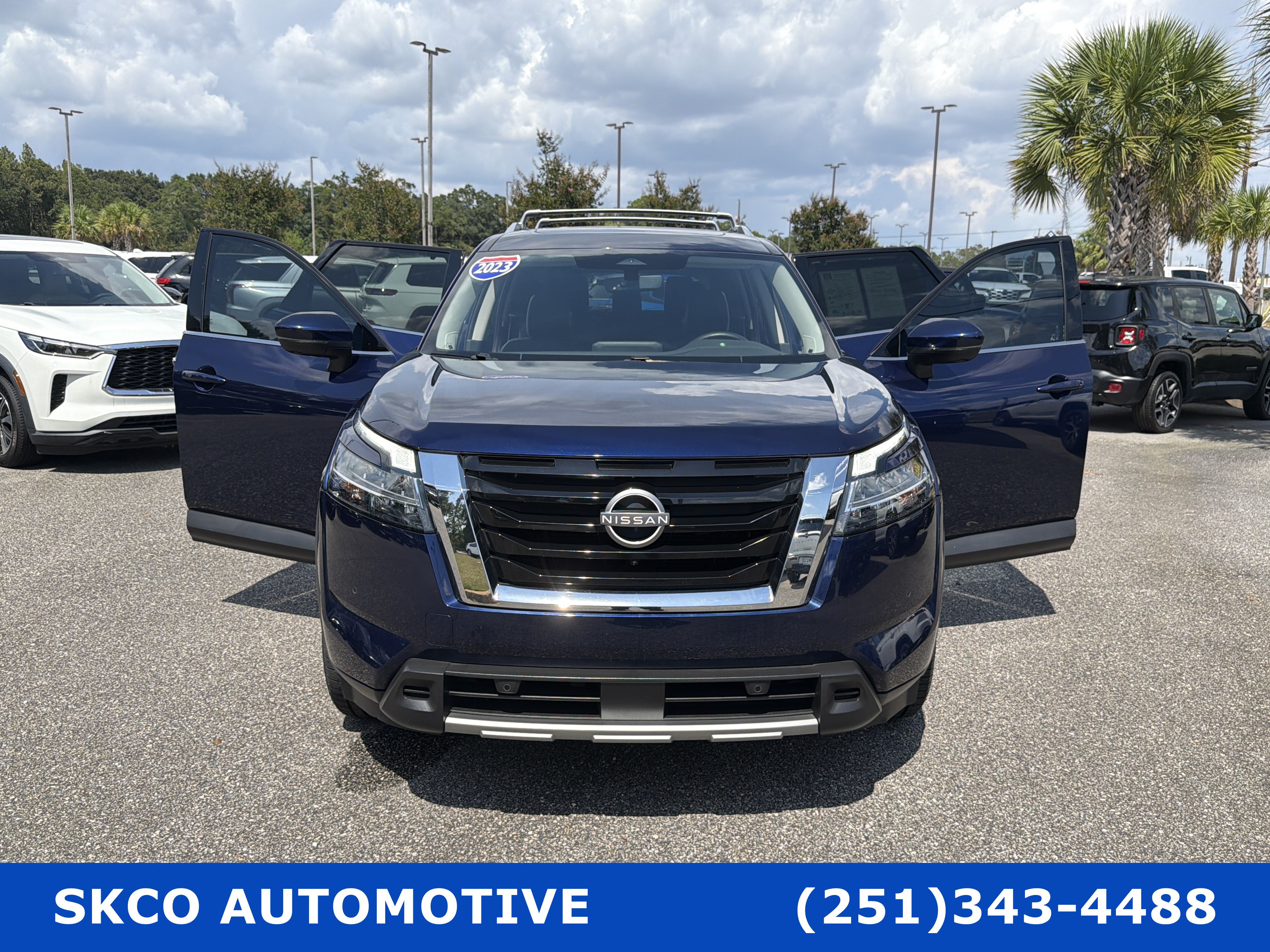 Used 2023 Nissan Pathfinder SL w/ SL Premium Package FWD image 30
