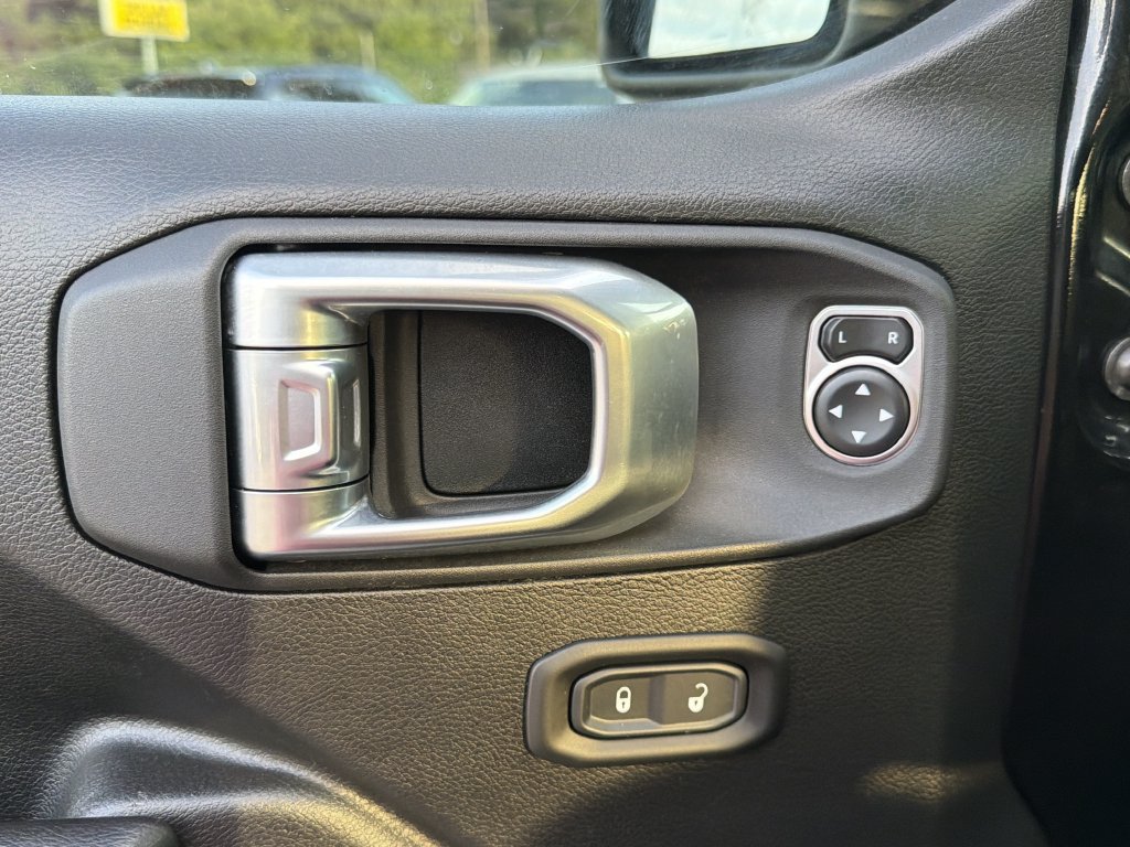 Used 2021 Jeep Wrangler Rubicon AWD/4WD image 19