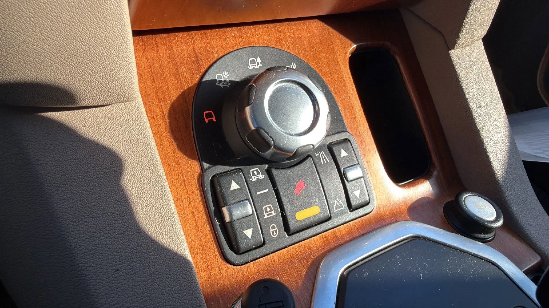 Used 2010 Land Rover LR4 HSE LUX image 27