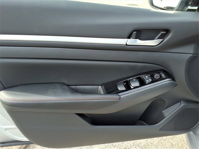 New 2025 Nissan Altima 2.5 SR image 7
