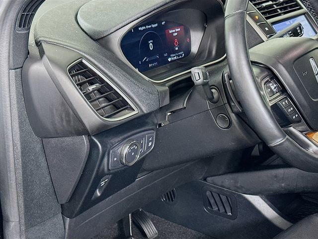 Used 2020 Lincoln Nautilus Reserve image 10