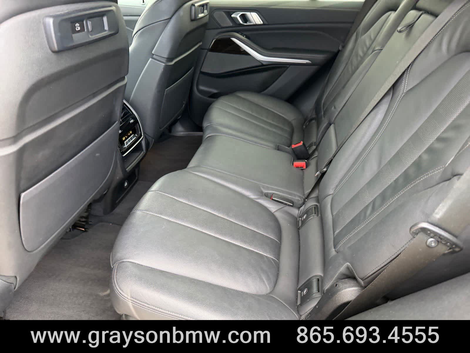 Used 2021 BMW X5 xDrive40i w/ M Sport Package AWD/4WD image 14