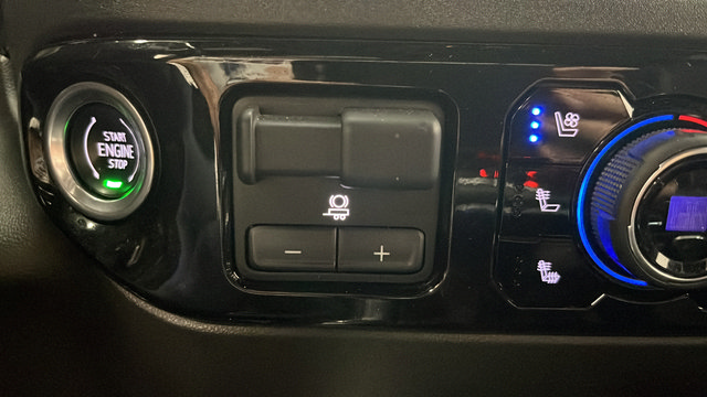 Used 2022 Chevrolet Silverado 1500 High Country w/ High Country Premium Package AWD/4WD image 30