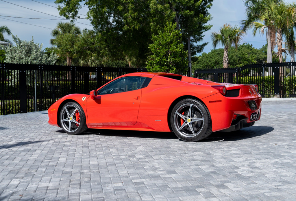 Used 2013 Ferrari 458 Spider RWD image 7