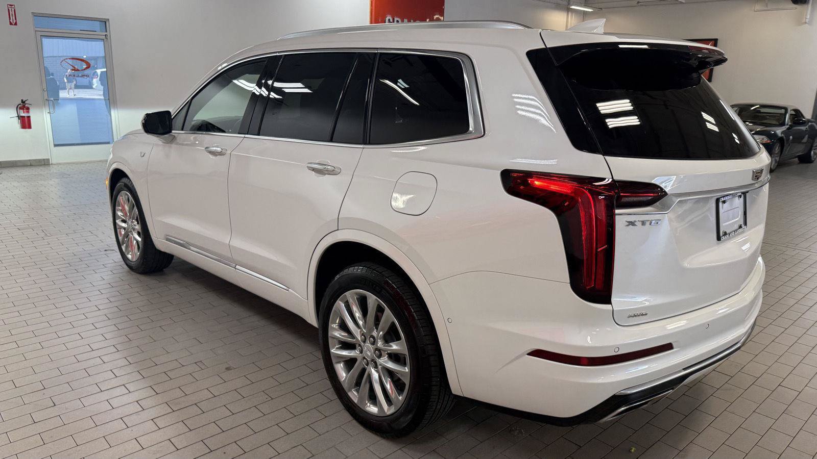Used 2022 Cadillac XT6 Premium Luxury w/ Technology Package AWD/4WD image 42