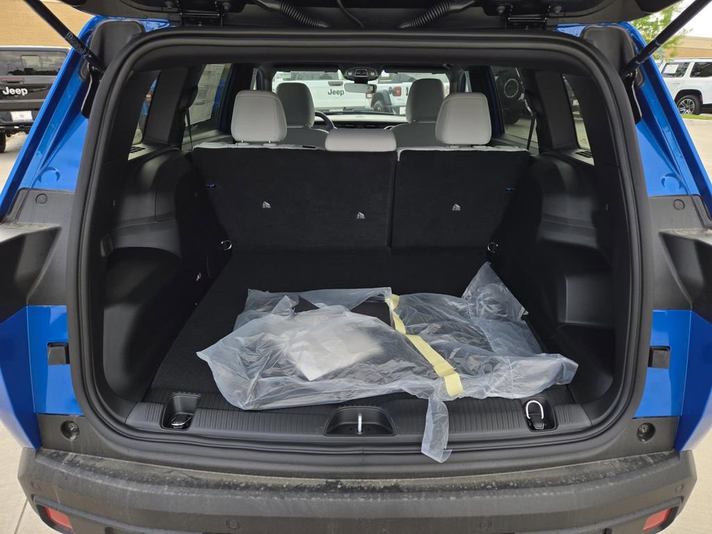 New 2026 Jeep Cherokee Laredo AWD/4WD image 9