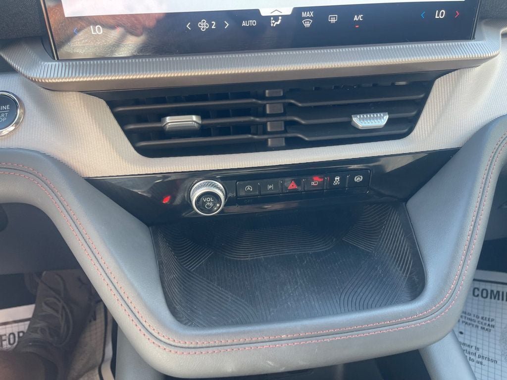 Used 2026 Ford Explorer Active RWD image 20