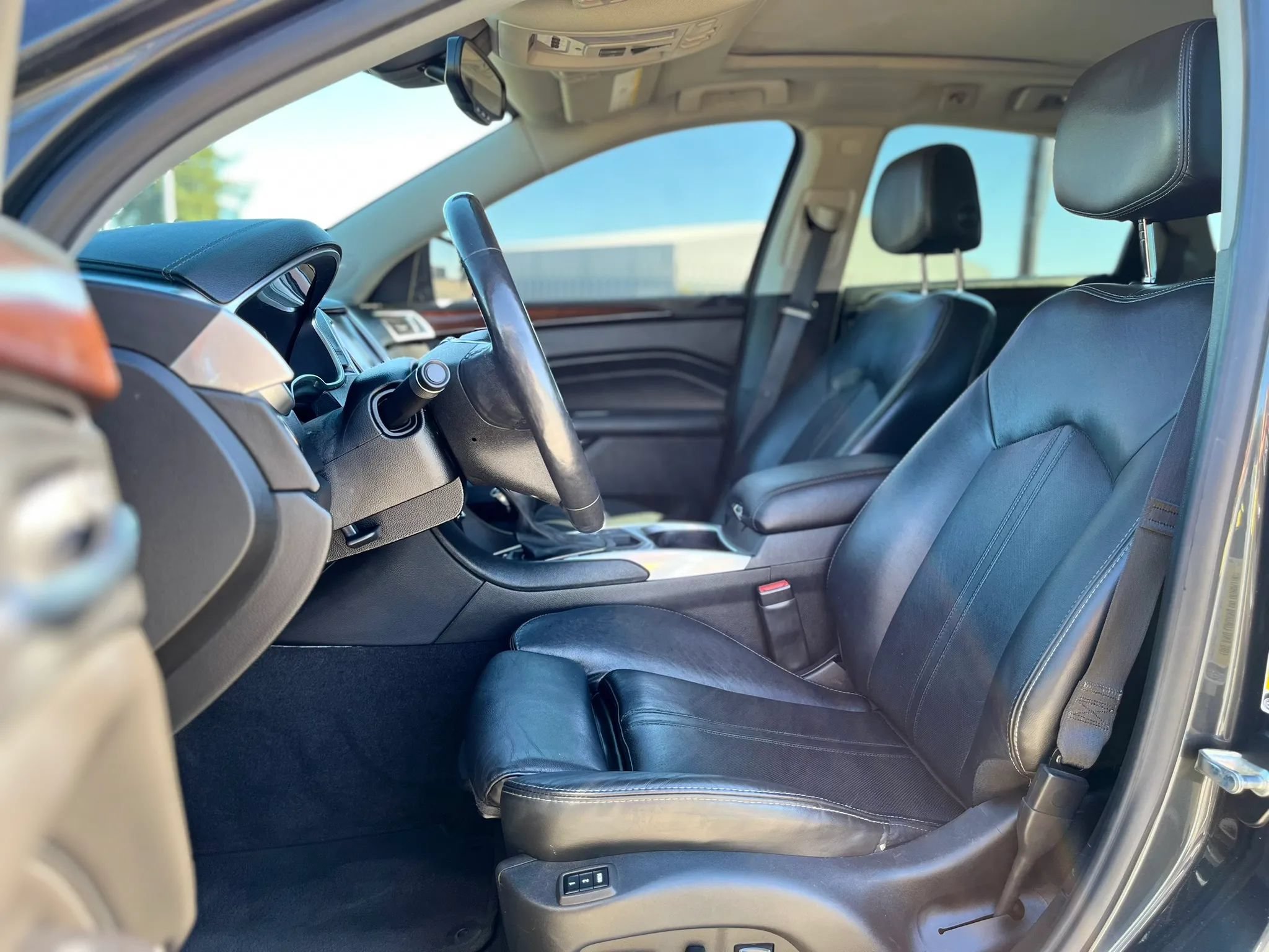 Used 2016 Cadillac SRX Luxury w/ Driver Awareness Package FWD image 10
