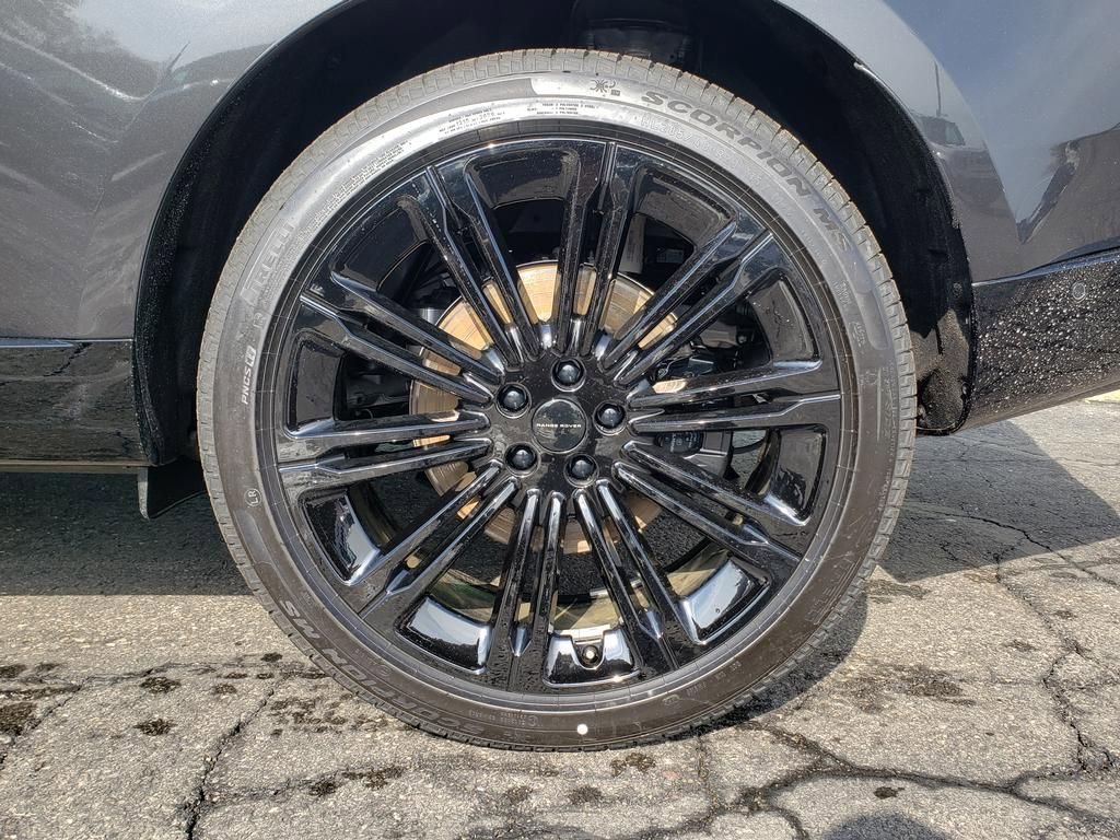 New 2026 Land Rover Range Rover SE image 27