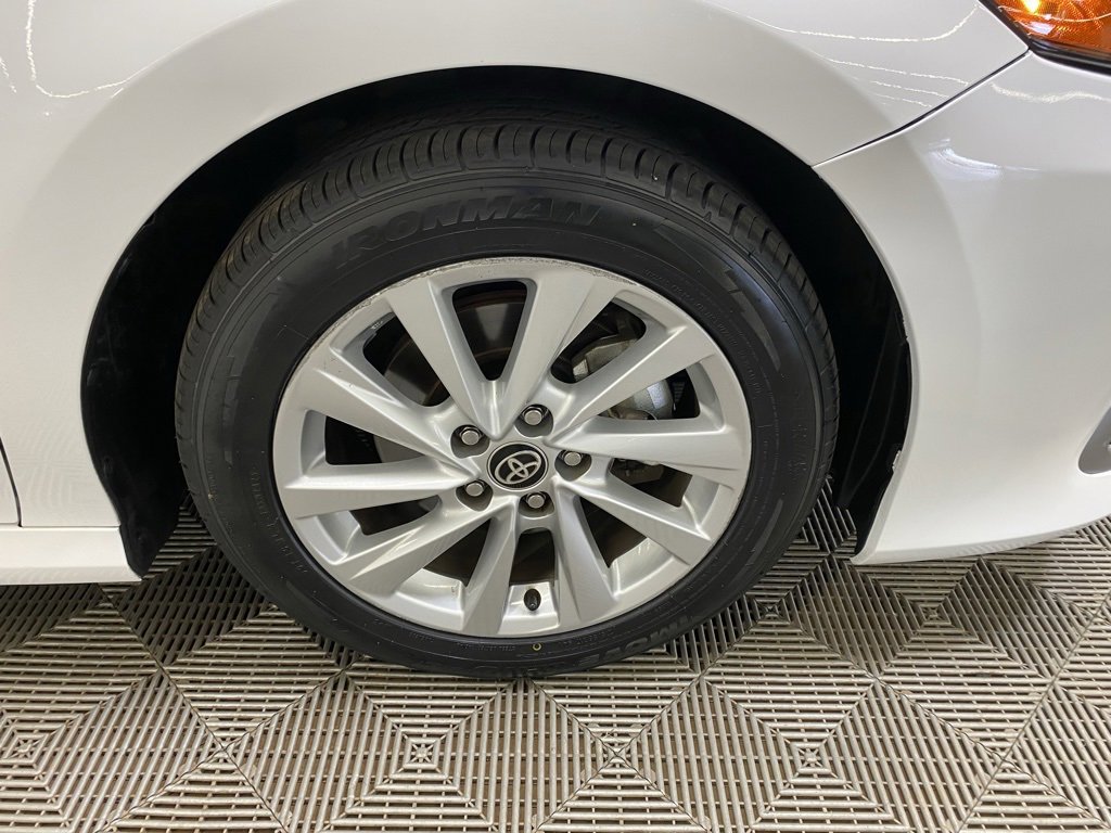 Used 2024 Toyota Camry LE image 2