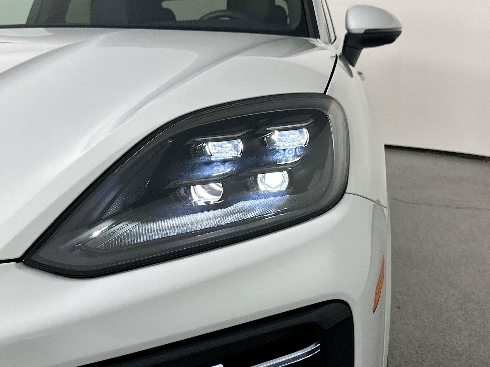 Certified 2025 Porsche Cayenne S AWD/4WD image 13
