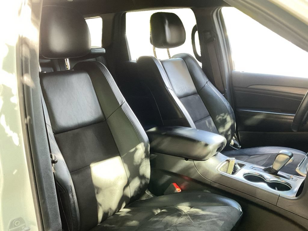 Used 2019 Jeep Grand Cherokee Laredo w/ Laredo X Package AWD/4WD image 29