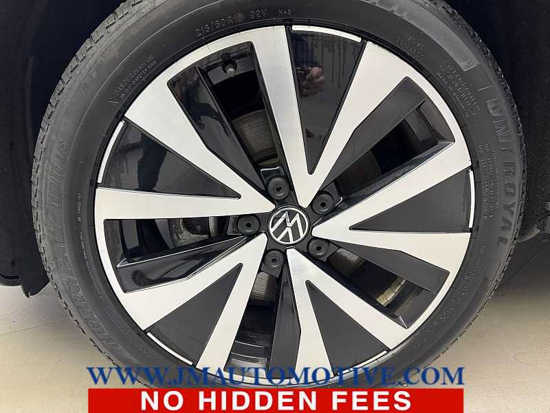 Used 2024 Volkswagen Taos SE FWD image 9