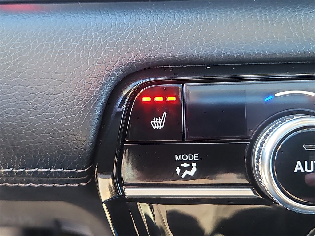 Certified 2025 Honda Pilot Touring image 20