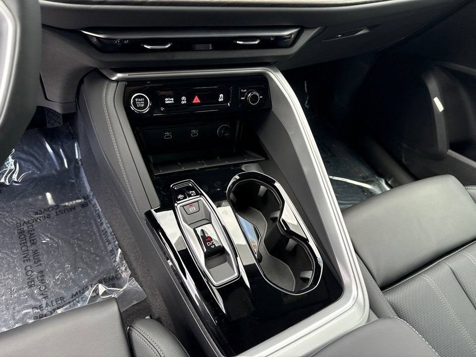 Used 2025 Audi Q5 Premium Plus w/ Premium Plus AWD/4WD image 18