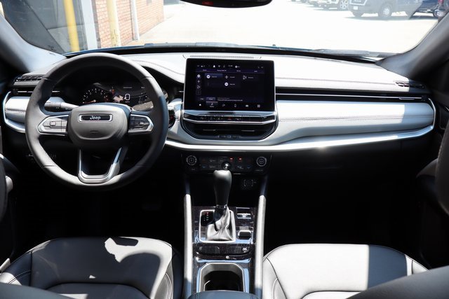 New 2025 Jeep Compass Limited image 38