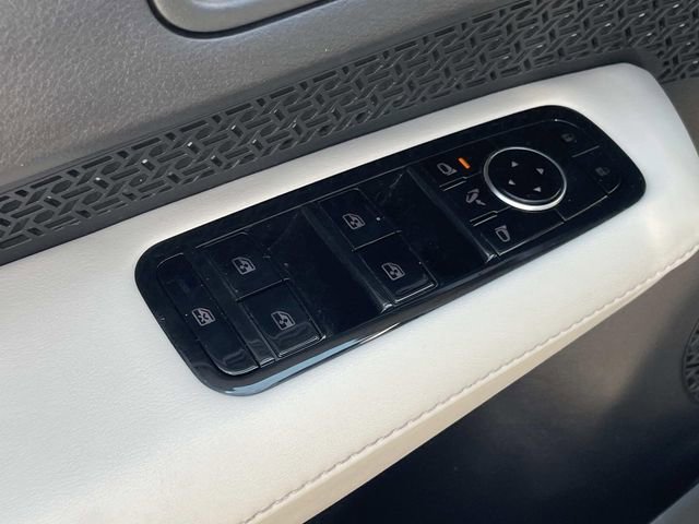 Certified 2023 Nissan Ariya FWD image 18