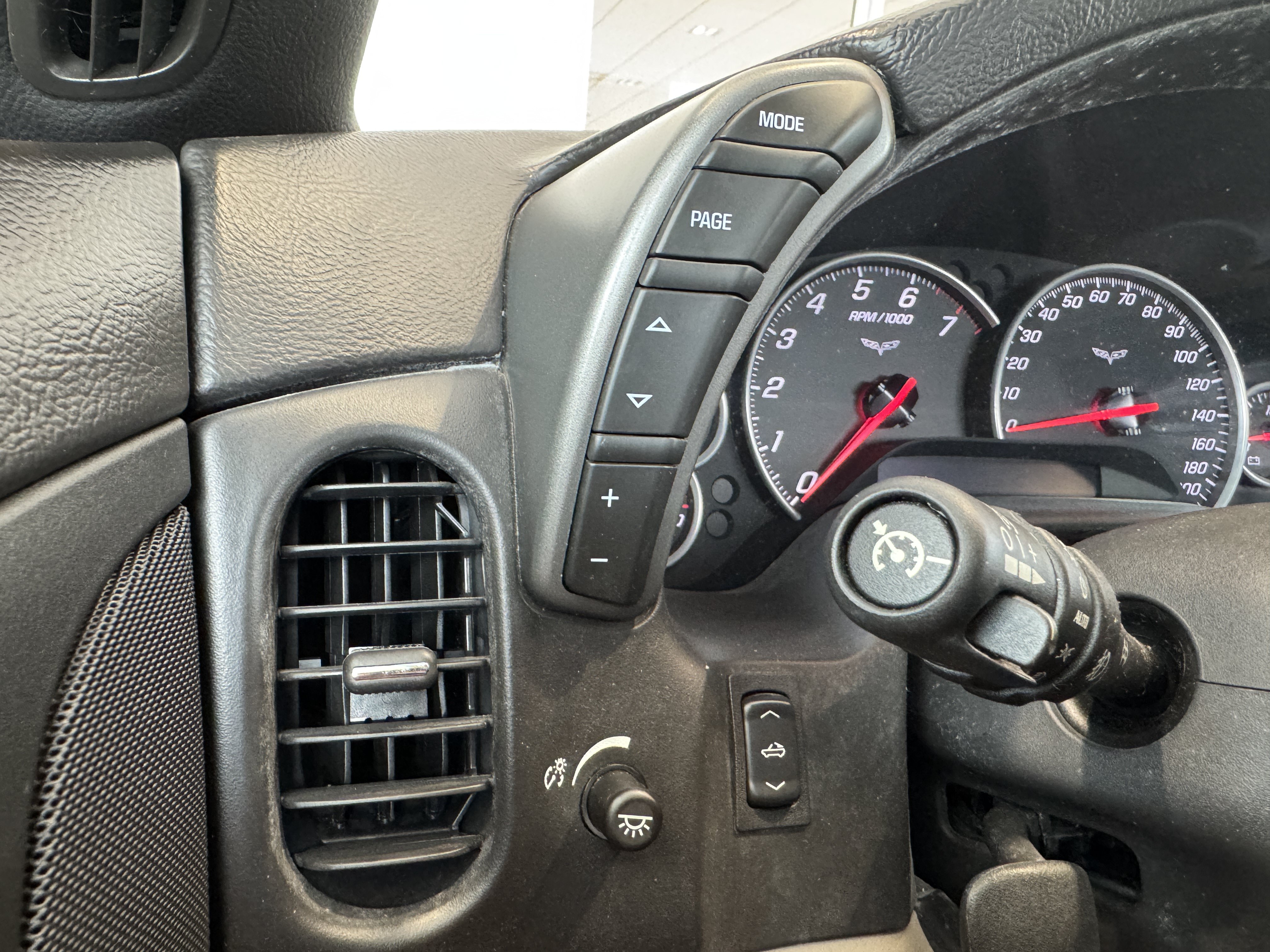Used 2007 Chevrolet Corvette Convertible w/ Preferred Equipment Group RWD image 13
