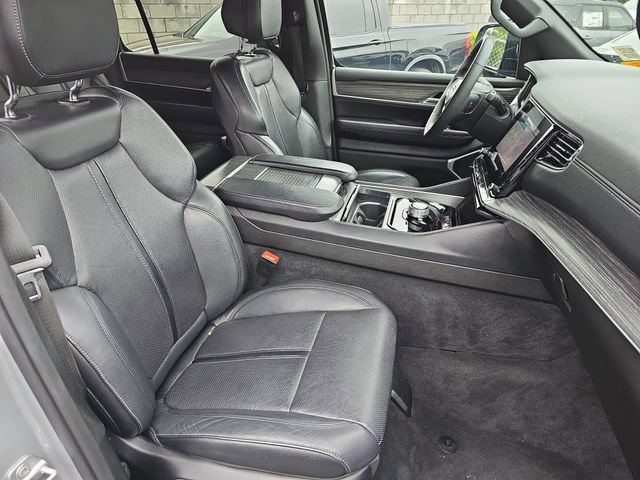 Used 2024 Jeep Wagoneer Series II w/ Flexible Seating Group RWD image 12
