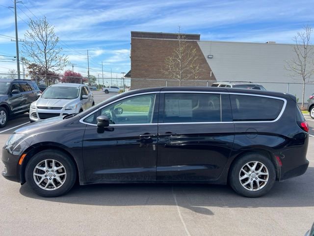 Used 2018 Chrysler Pacifica LX FWD image 8