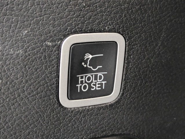 Used 2022 Jeep Wagoneer Series II AWD/4WD image 13