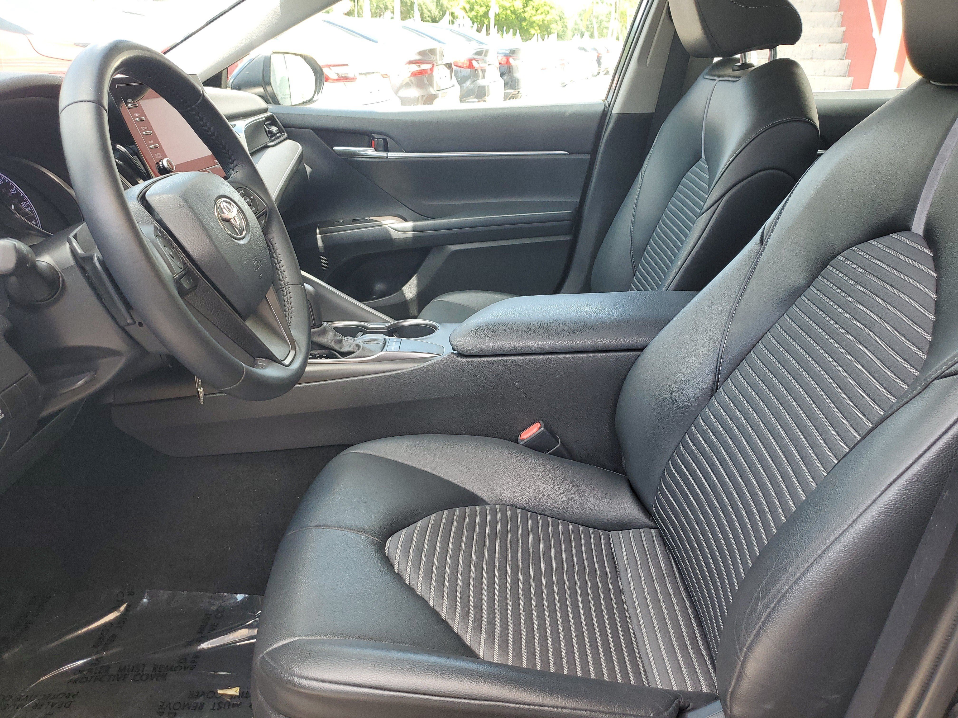Used 2022 Toyota Camry SE FWD image 16