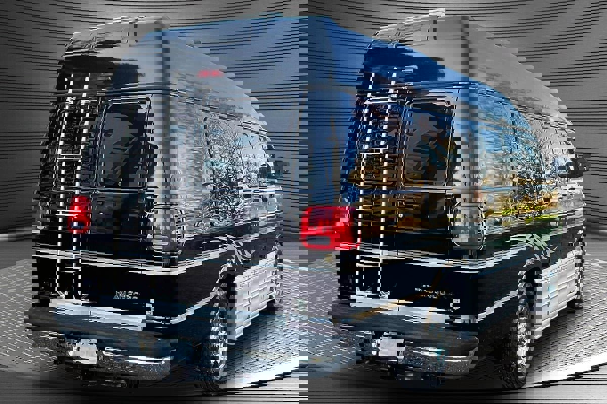 Used 2001 Dodge B3500 image 6