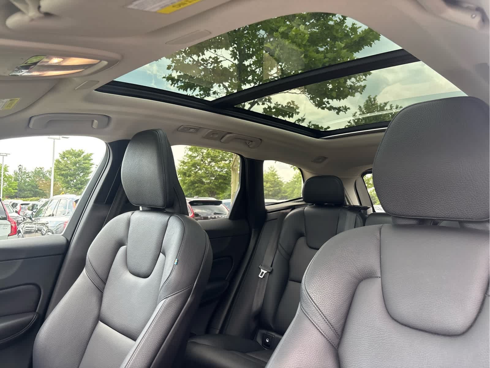 Used 2023 Volvo XC60 B5 Plus w/ Climate Package AWD/4WD image 26