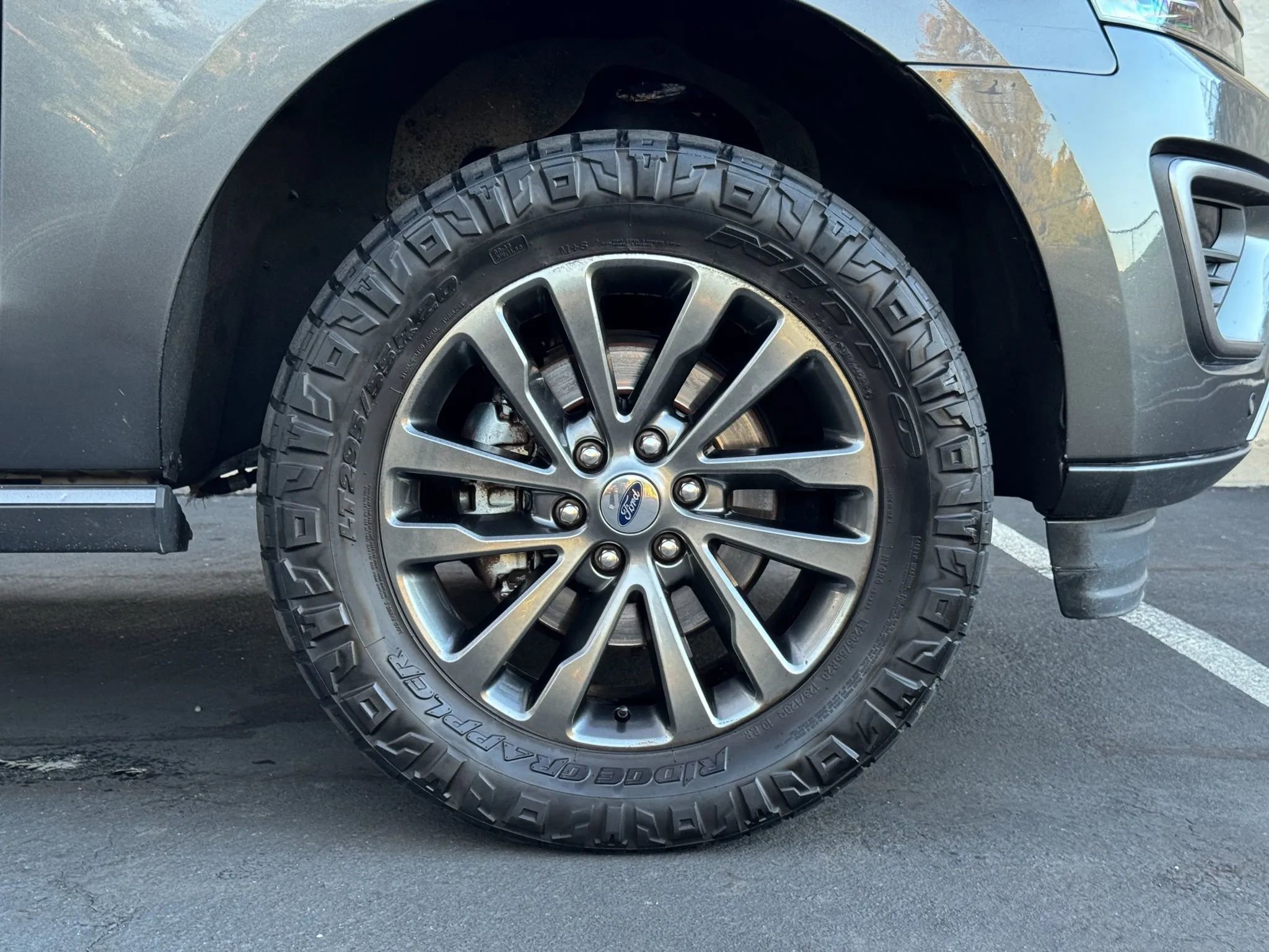 Used 2020 Ford Expedition Max Limited image 13