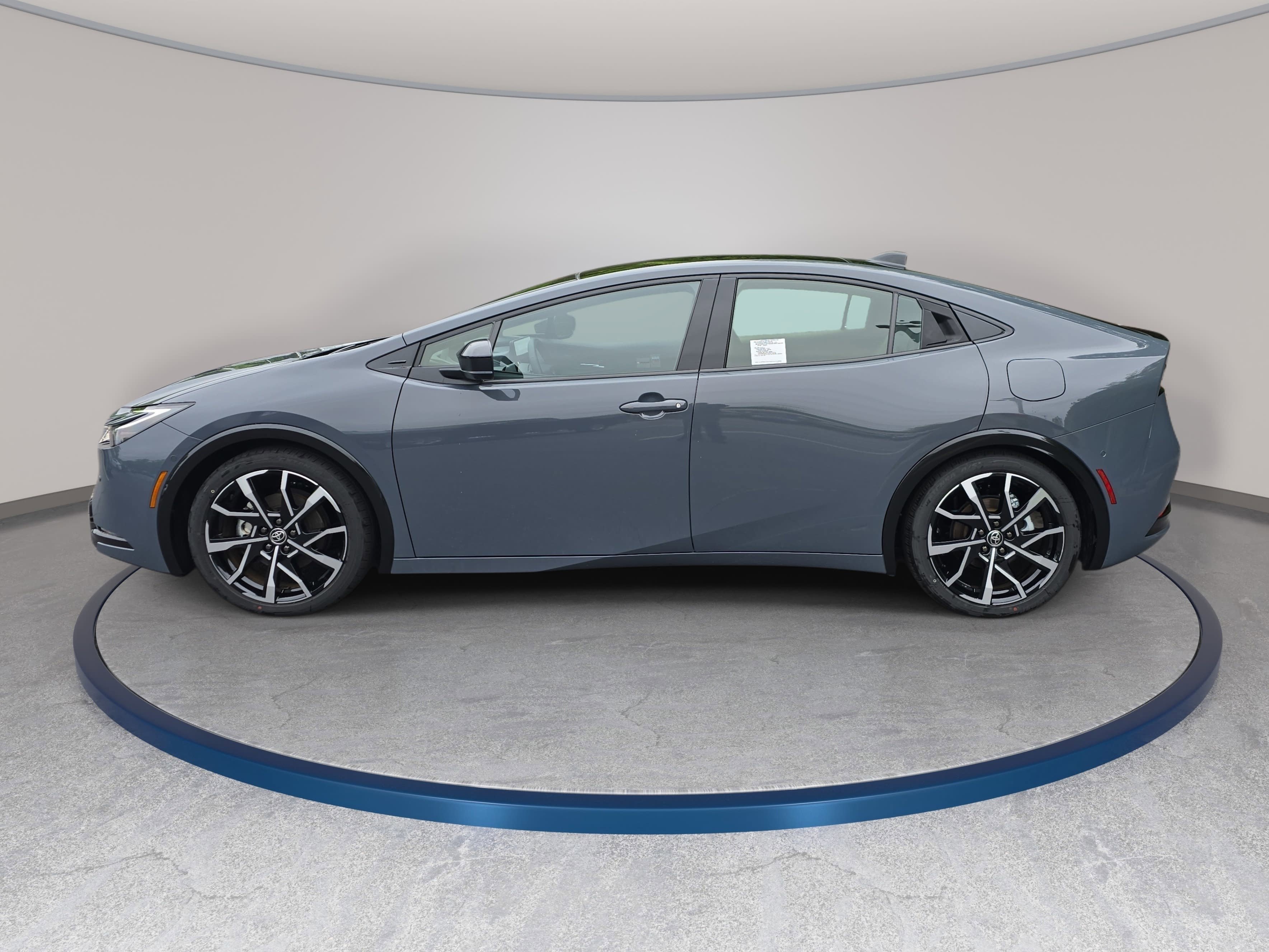 New 2025 Toyota Prius Plug-In Hybrid FWD image 8