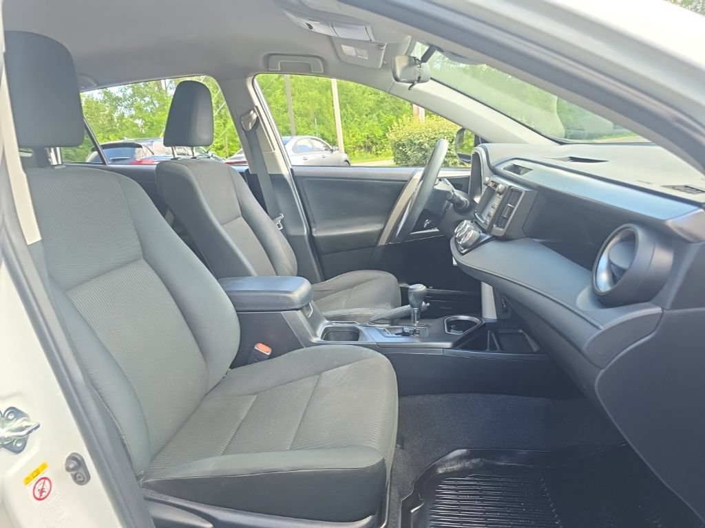 Used 2018 Toyota RAV4 LE w/ All Weather Liner Package FWD image 32